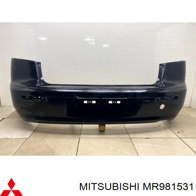 MR981531 Mitsubishi бампер задний