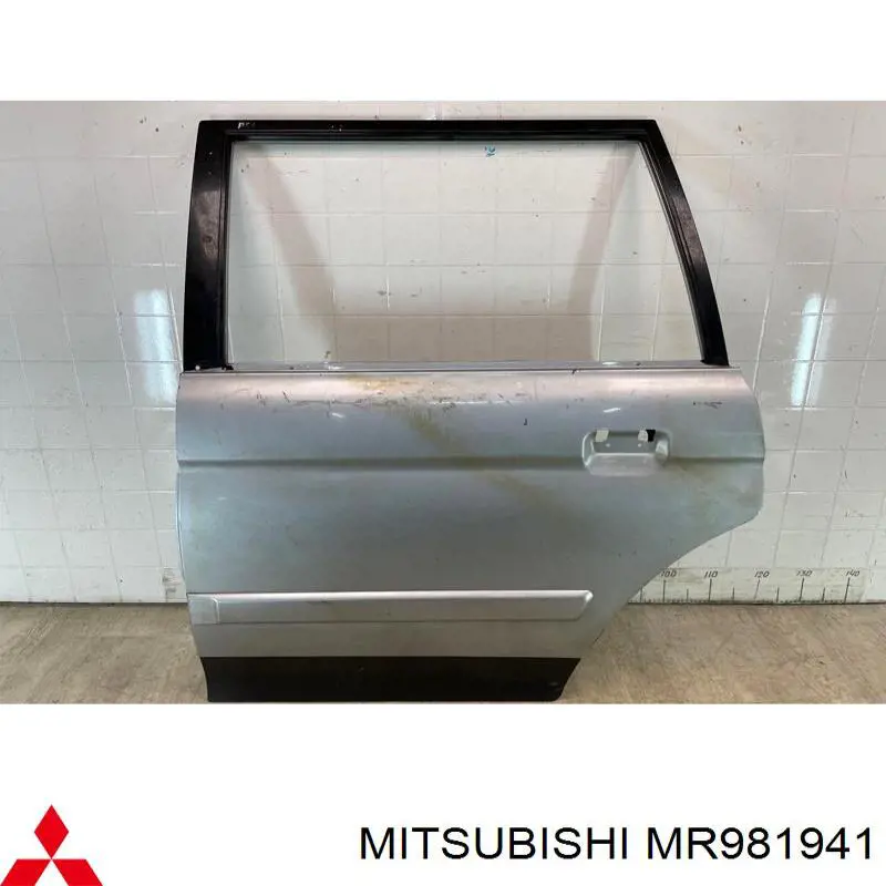 MR508015 Mitsubishi дверь задняя левая