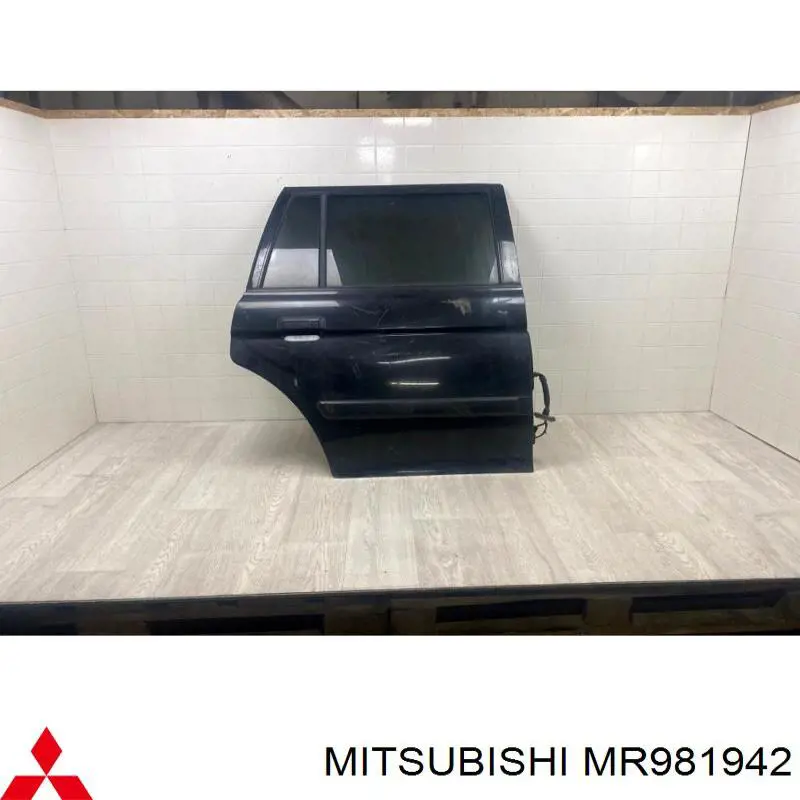 MR981912 Mitsubishi дверь задняя правая