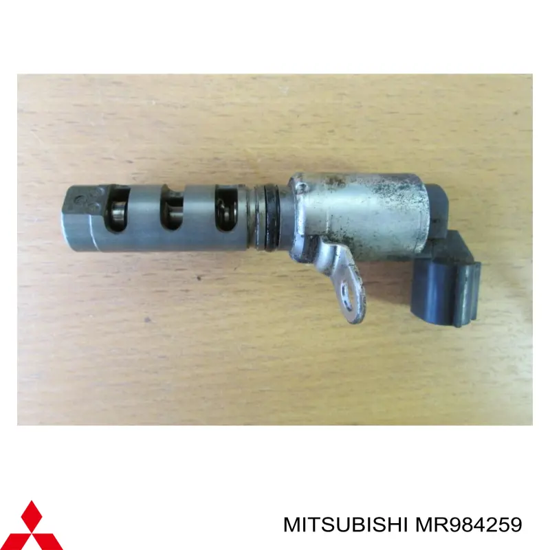 MR984259 Mitsubishi клапан электромагнитный положения (фаз распредвала)