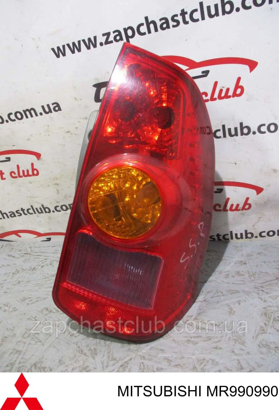 Купить MR990990 Mitsubishi Задняя правая фара