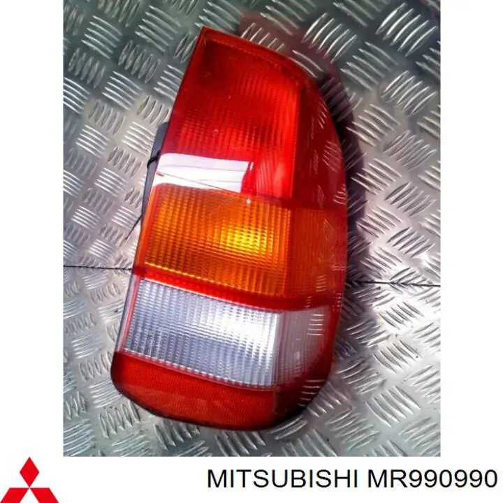 Задний фонарь MR990990 Mitsubishi