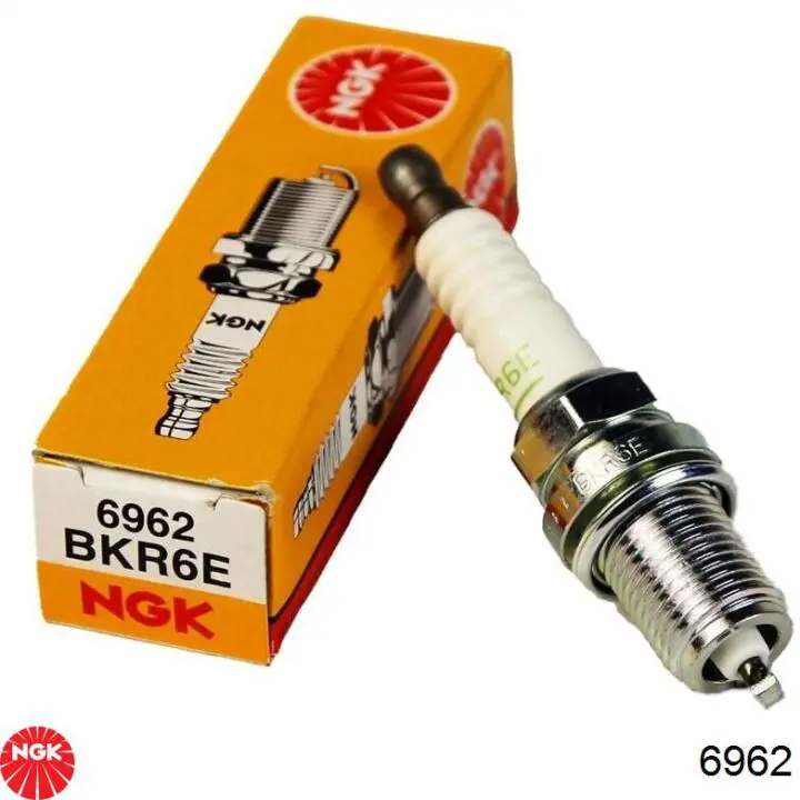 6962 NGK Свечи зажигания
