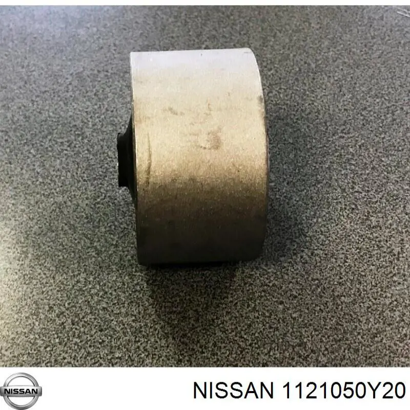 1121050Y20 Nissan/Infiniti Правая подушка двигателя