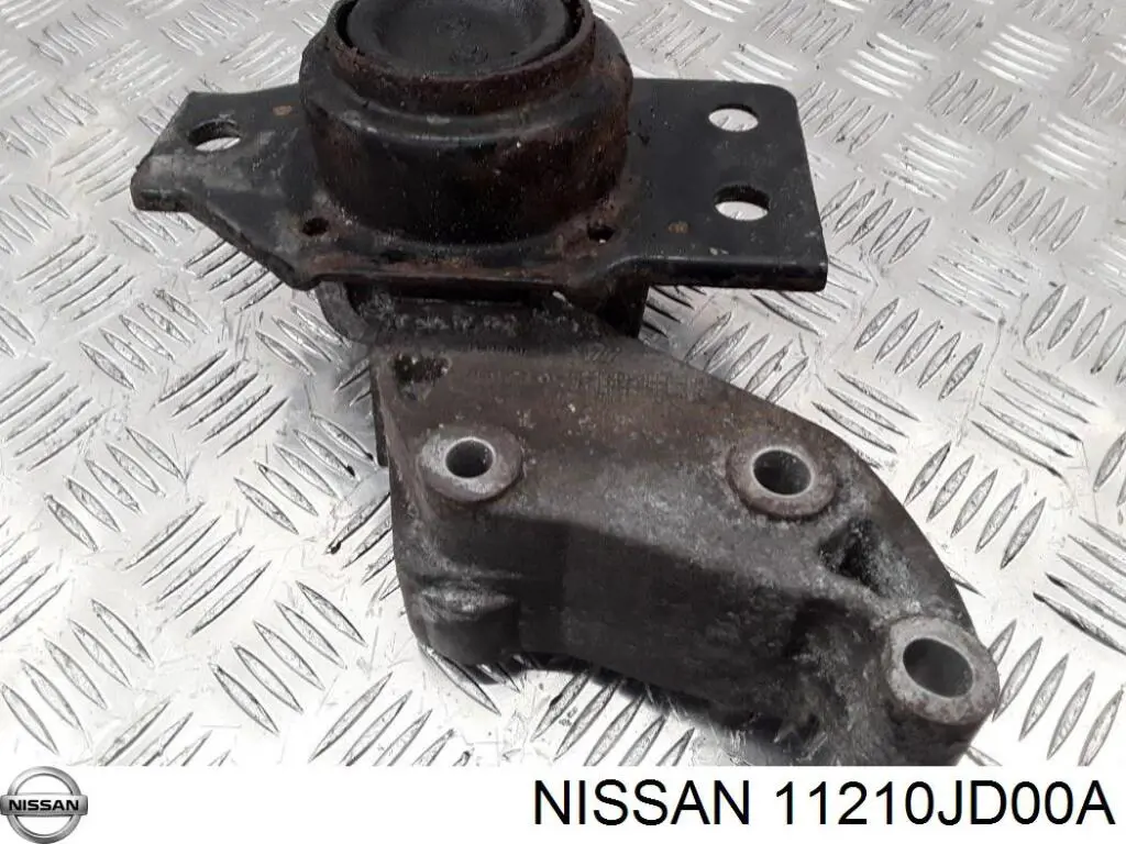 Правая подушка двигателя 11210JD00A Nissan/Infiniti