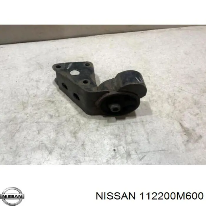 Левая подушка двигателя 112200M600 Nissan