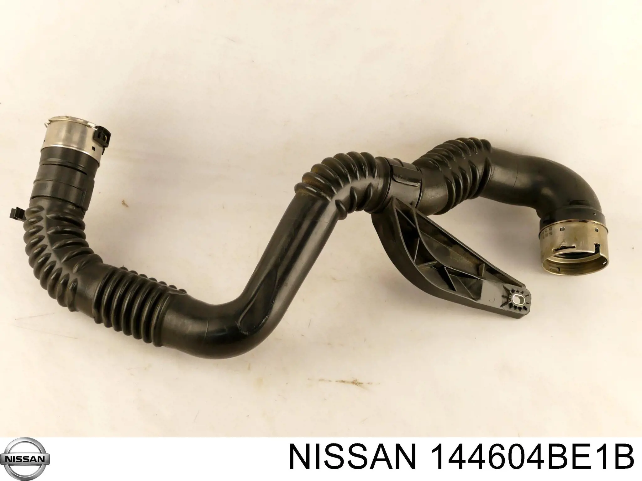 144604EB1B Nissan mangueira (cano derivado esquerda de intercooler)