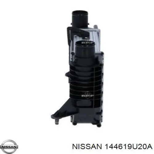 Радиатор интеркуллера на Nissan Note E11