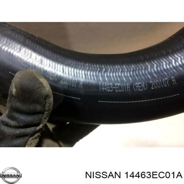 Шланг (патрубок) интеркуллера верхний левый 14463EC01A Nissan