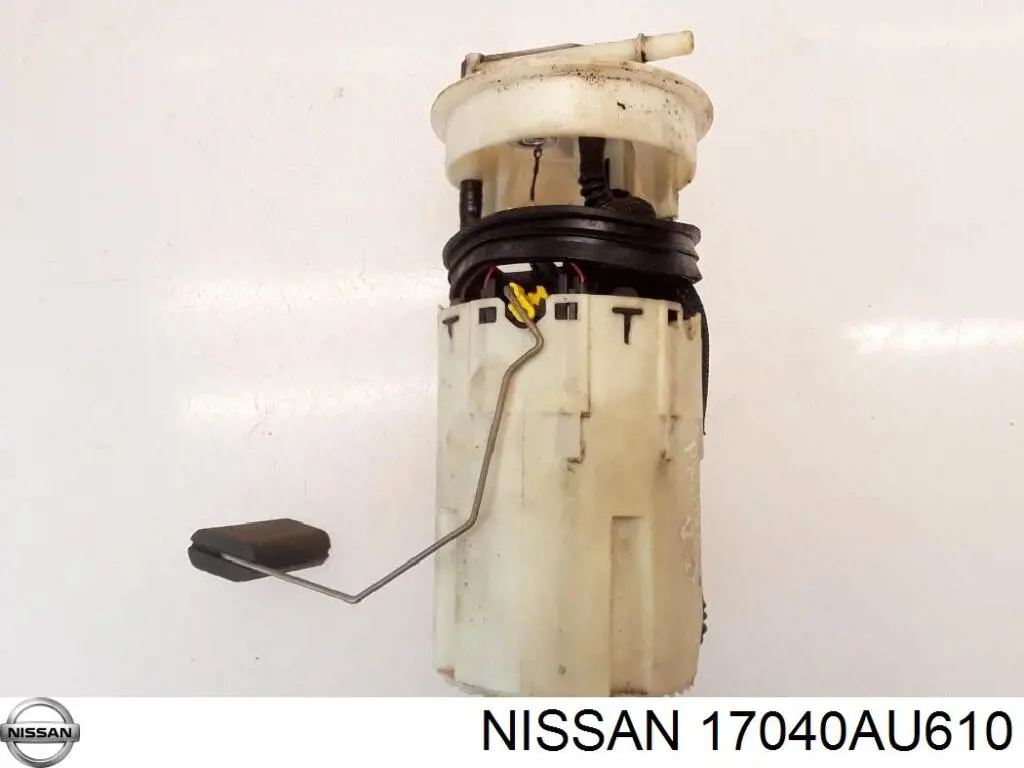 17040AU605 Nissan датчик уровня топлива в баке