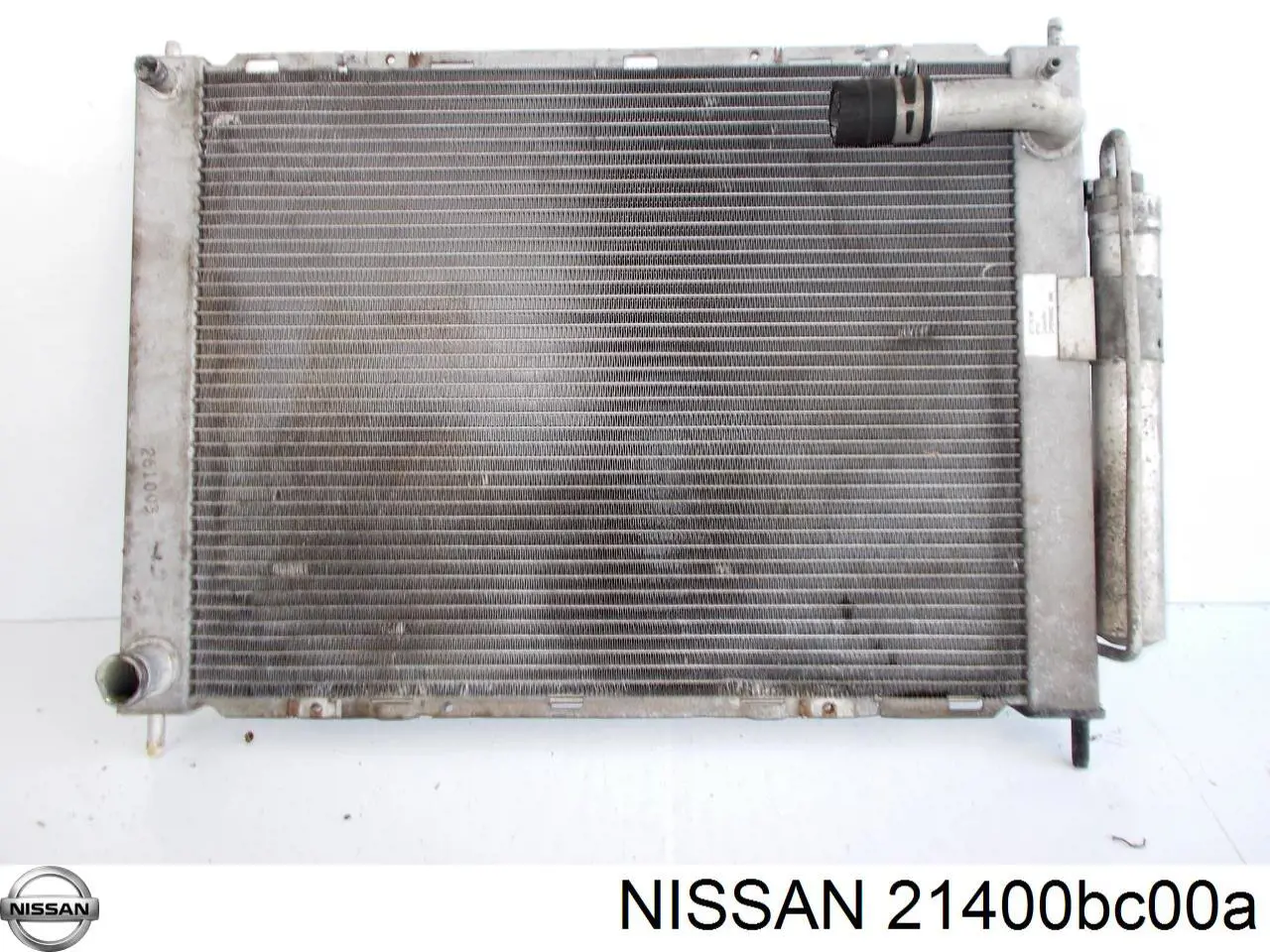 Радиатор охлаждения двигателя NISSAN 21400BC00A