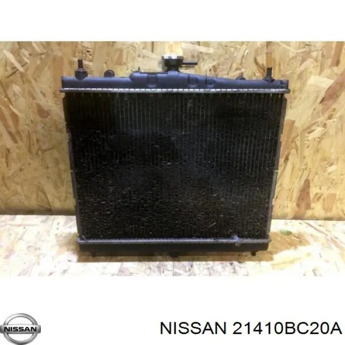 Радиатор охлаждения двигателя NISSAN 21410BC20A
