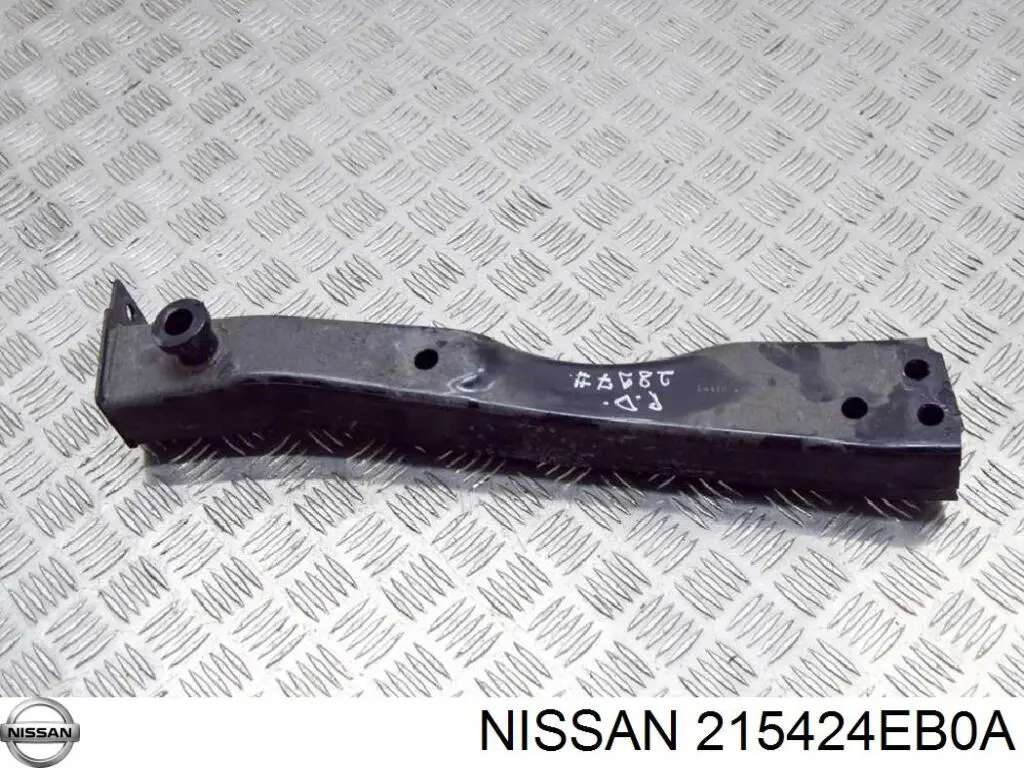 Кронштейн радиатора нижний Nissan/Infiniti 215424EB0A цена, от 102.13 USD