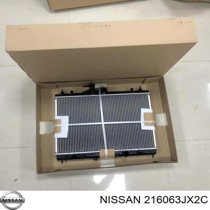 216063JX2C Nissan radiador de esfriamento, caixa automática de mudança
