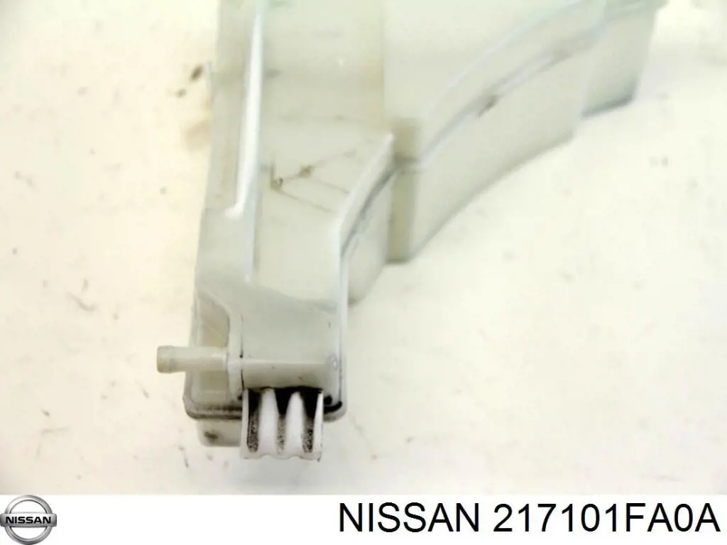 Бачок системы охлаждения двигателя расширительный Nissan/Infiniti 217101FA0A цена, от 16.78 USD