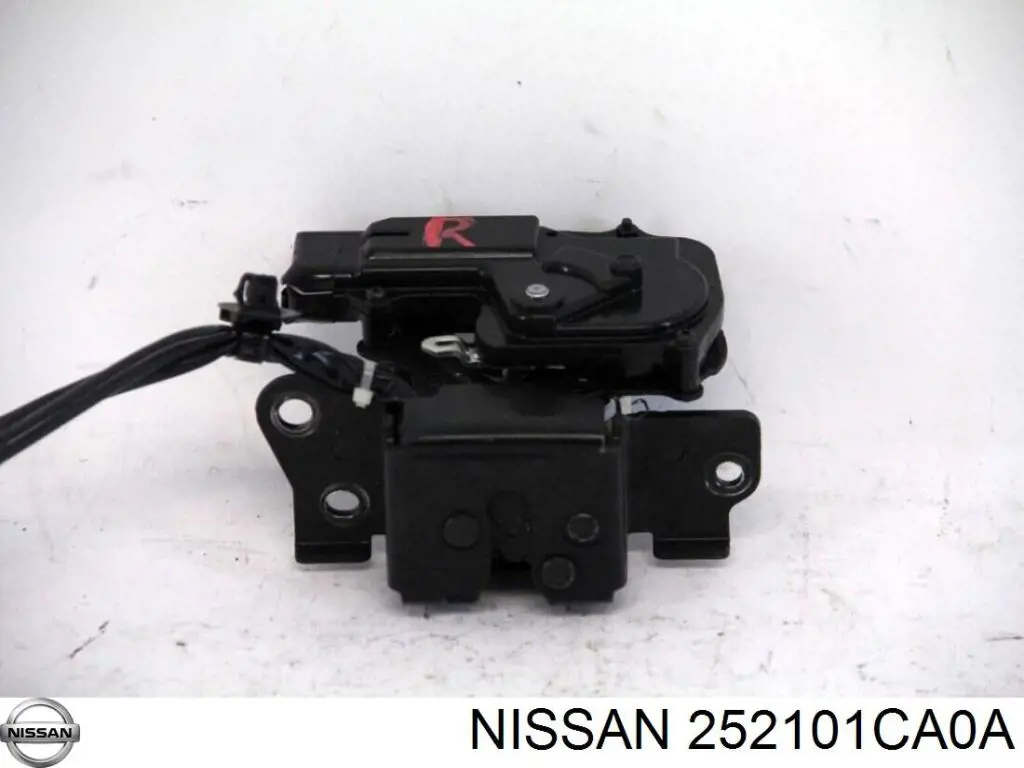 Кнопка привода замка задней 3/5 двери (ляды) Nissan/Infiniti 252101CA0A цена, от 40.58 USD