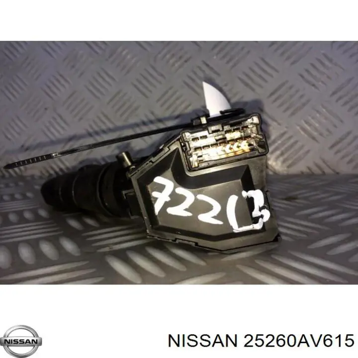 Купить 25260AV615 Nissan/Infiniti Правый подрулевой переключатель