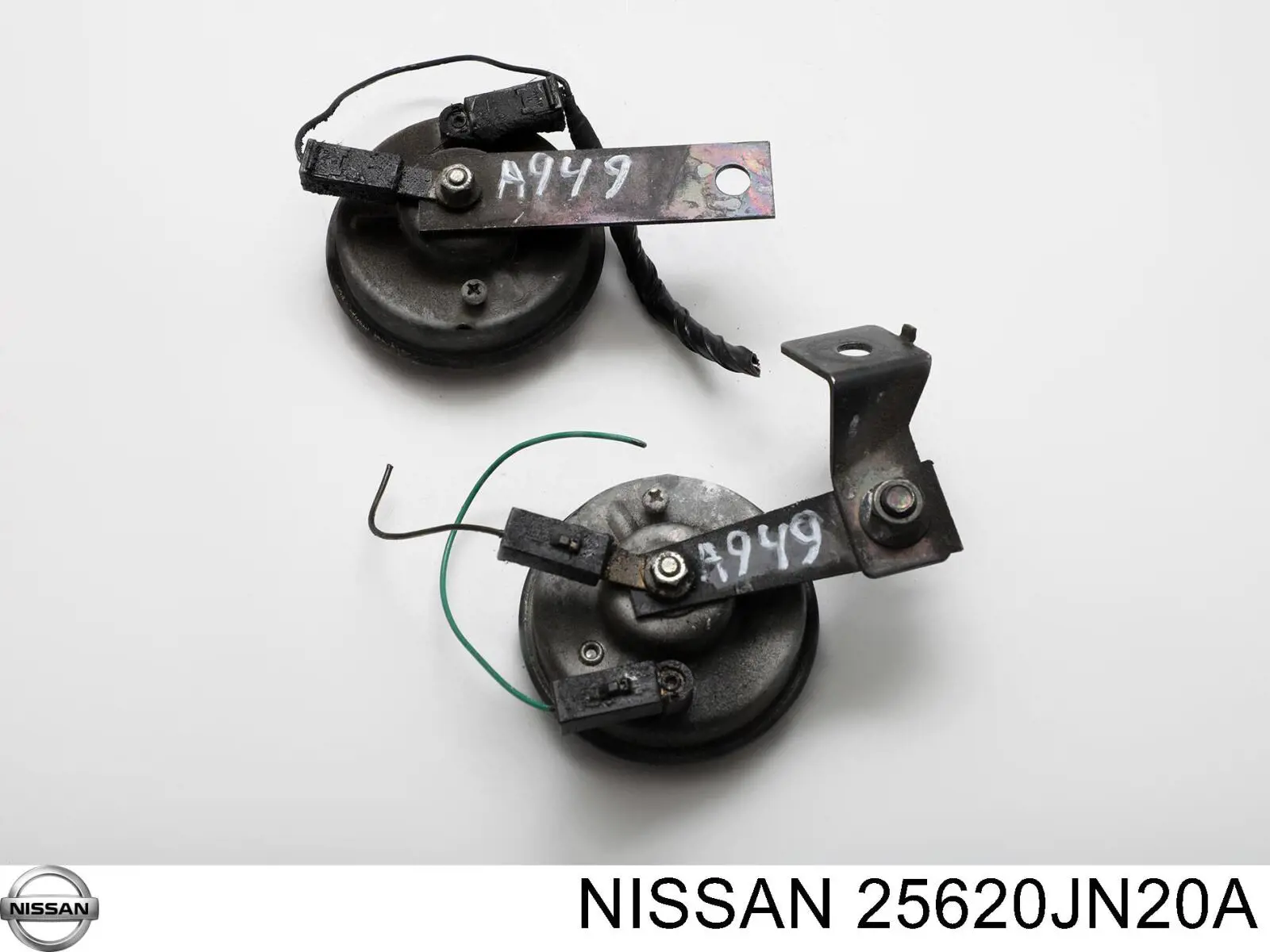 Сигнал звуковой (клаксон) на Nissan LEAF ZE0