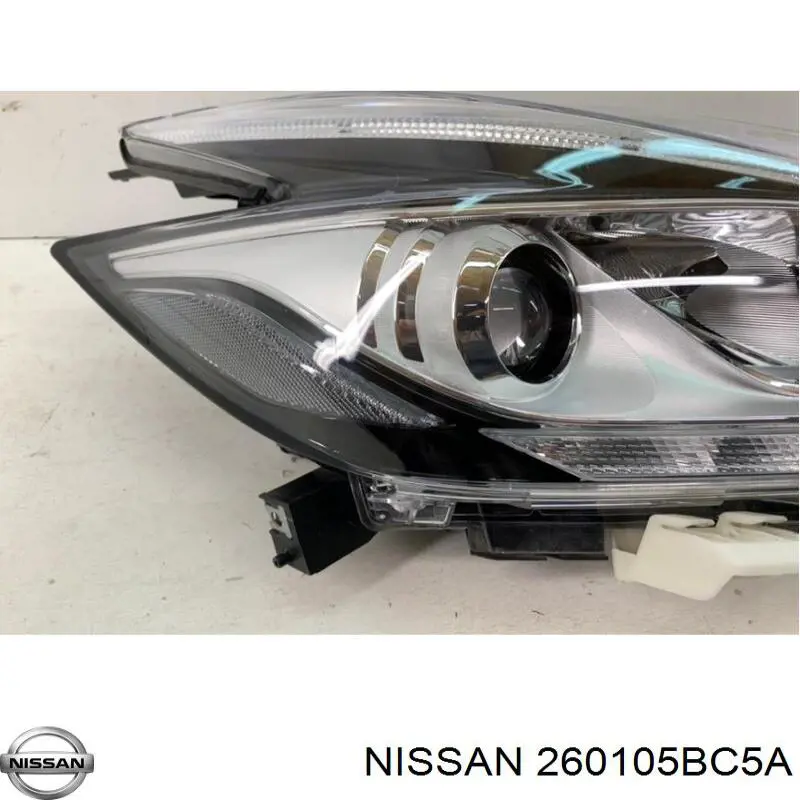 260105BC5A Nissan/Infiniti Фара передняя правая