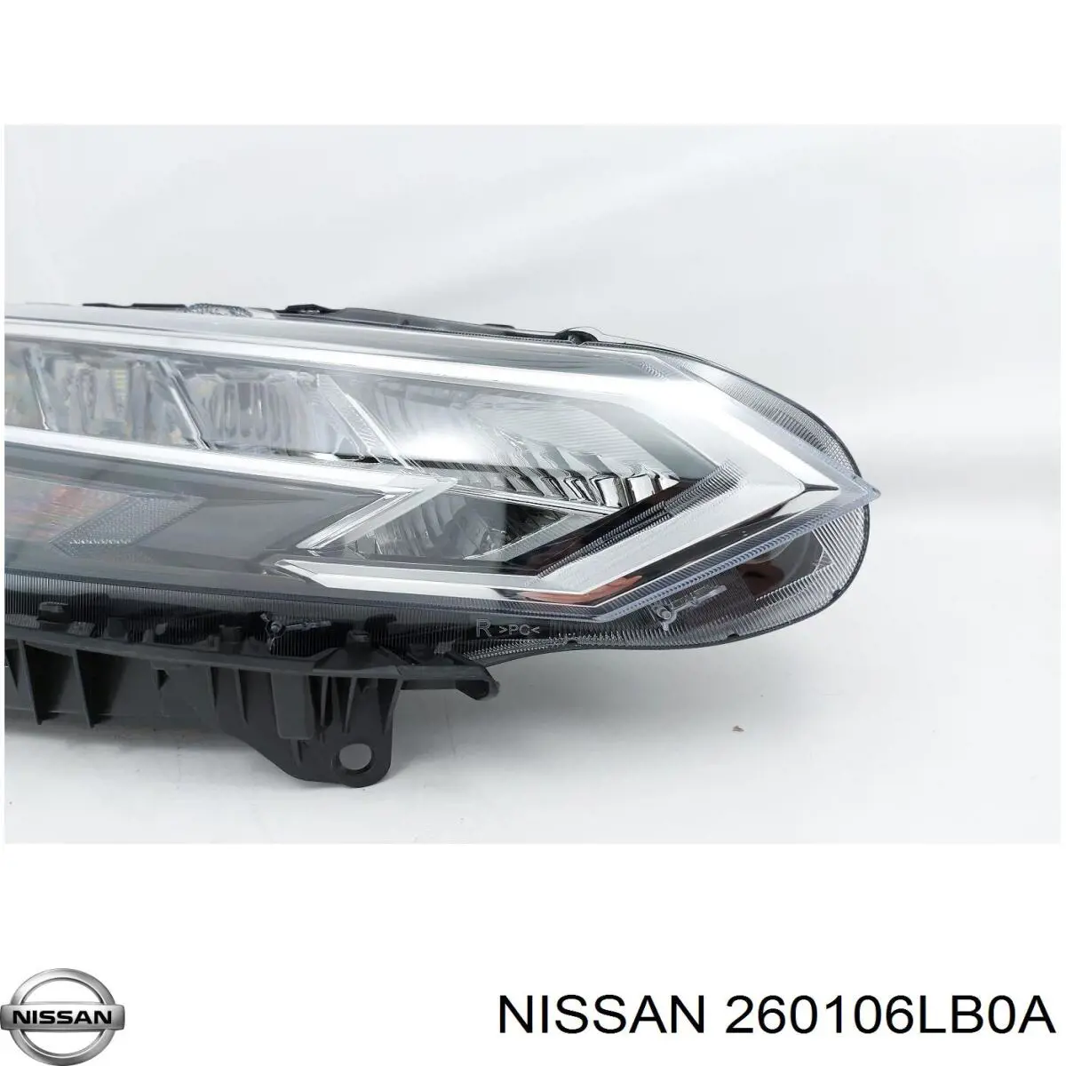 Правая фара 260106LB0A Nissan/Infiniti