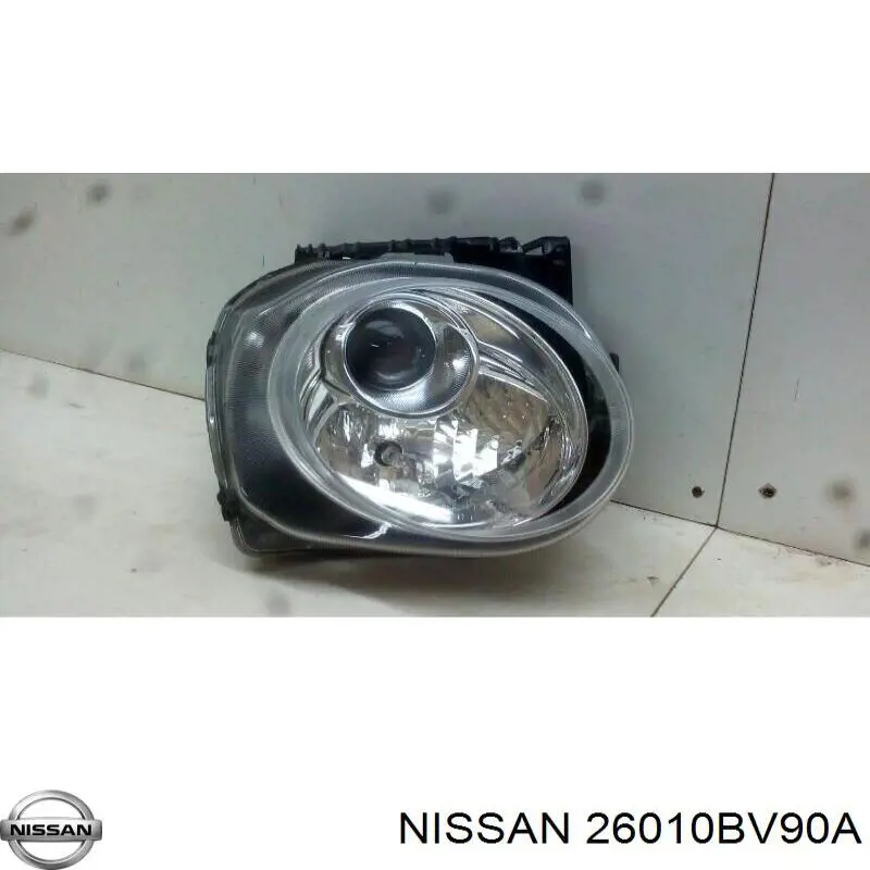 Фара правая 26010BV90A Nissan