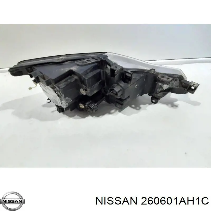 Левая фара 260601AH1C Nissan/Infiniti