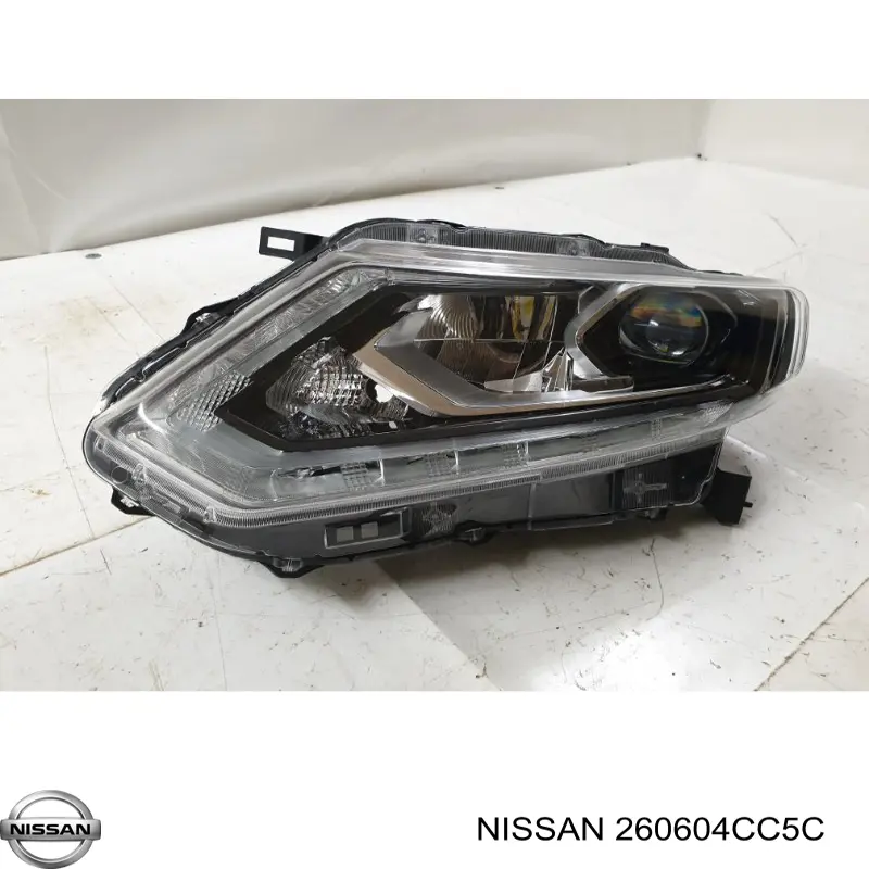 Левая фара 260604CC5C Nissan/Infiniti