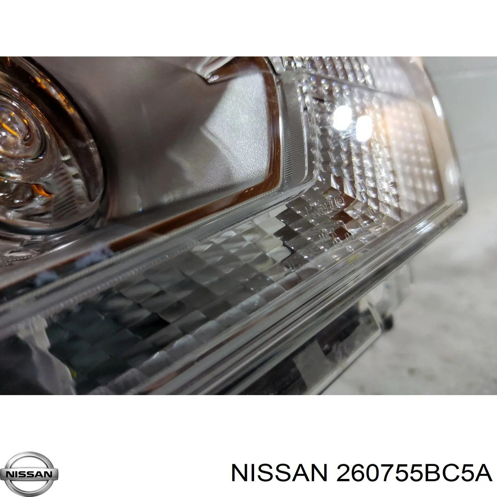 Левая фара 260755BC5A Nissan/Infiniti
