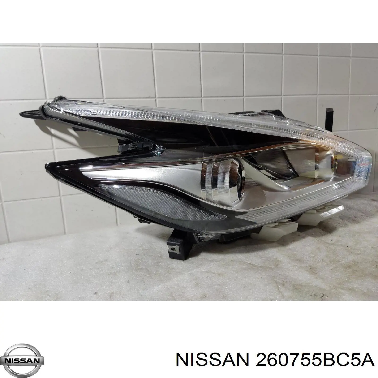 Купить 260755BC5A Nissan/Infiniti Фара левая передняя