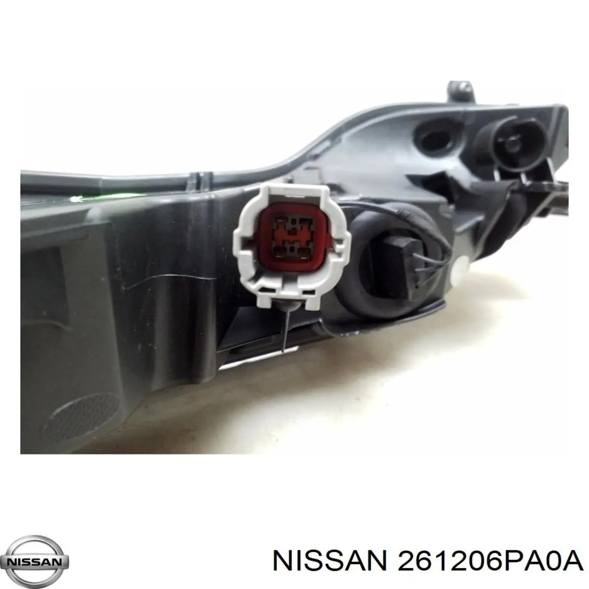 Габарит (указатель поворота) в бампере, правый 261206PA0A Nissan/Infiniti