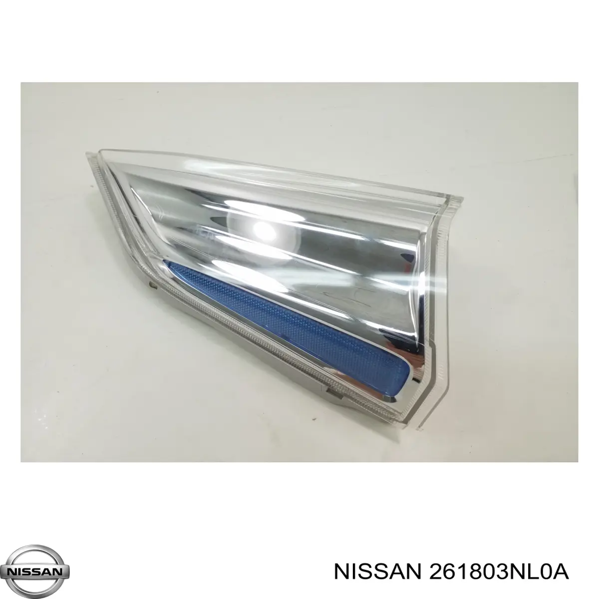 Указатель поворота правый 261803NL0A Nissan