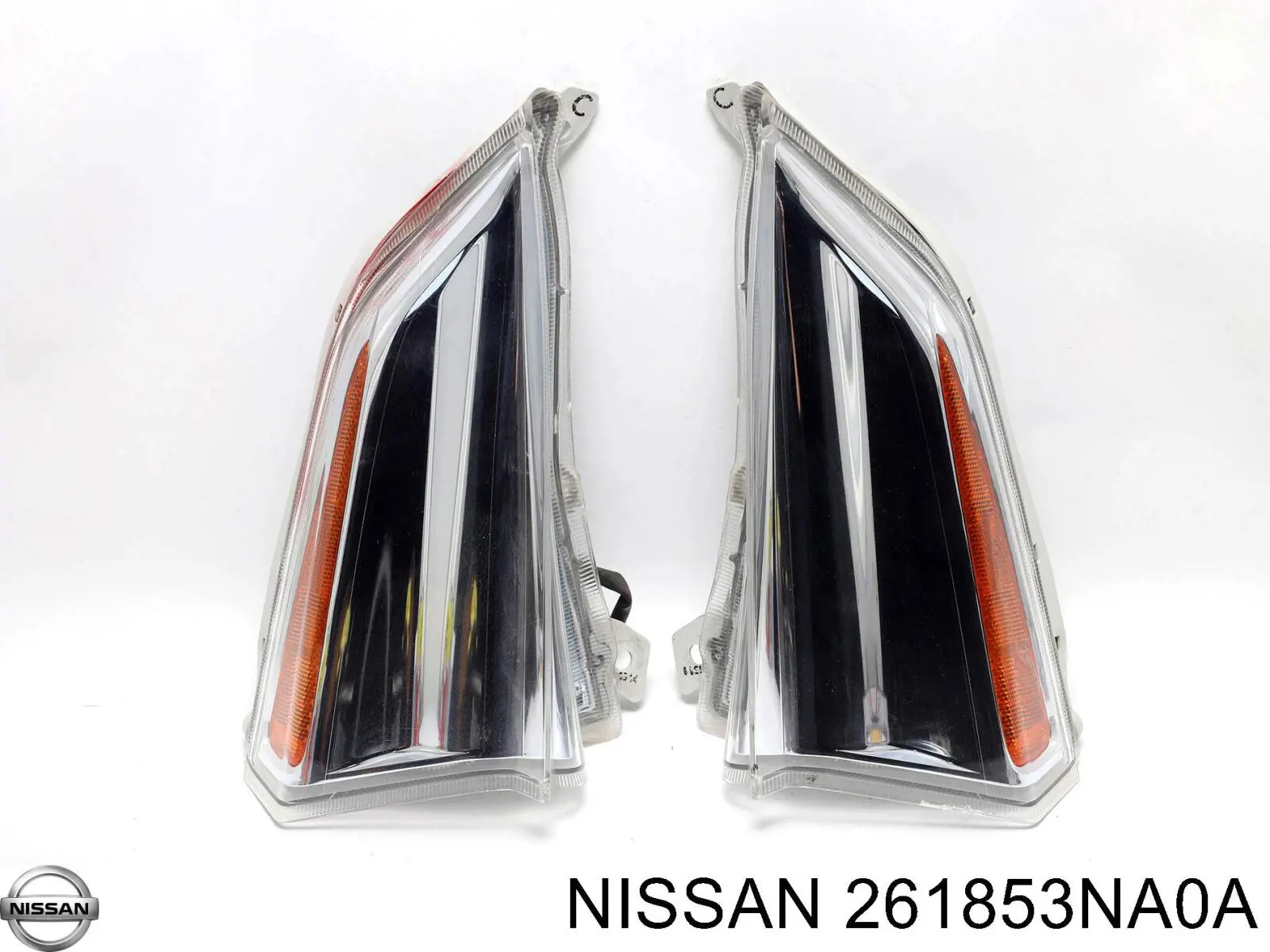 Указатель поворота левый Nissan 261853NA0A