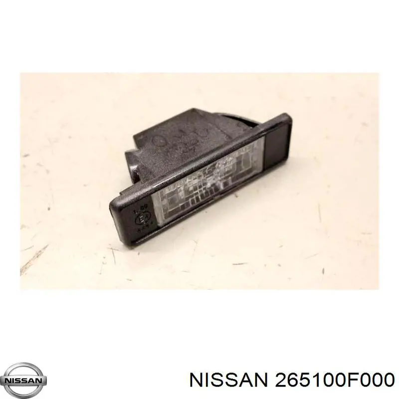 Фонарь подсветки заднего номерного знака на Nissan Terrano II 