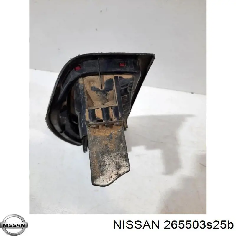 Купить 265503S25B Nissan/Infiniti Задняя правая фара