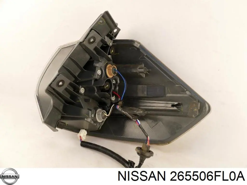 Купить 265506FL0A Nissan/Infiniti Фонарь задний правый, внешний