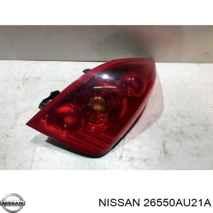 Lanterna traseira direita para Nissan Primera (P12)