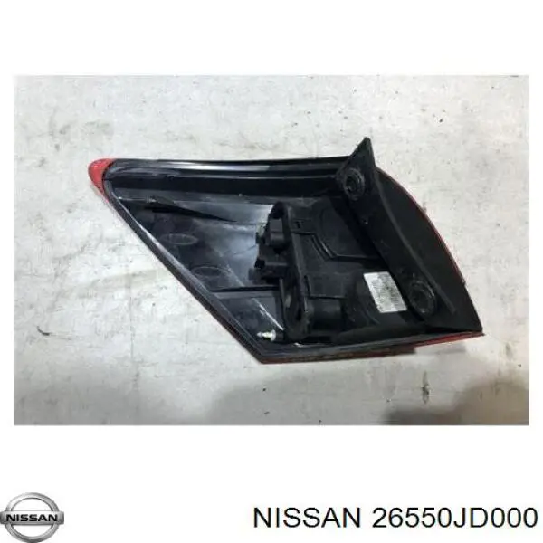 89070311 Nissan/Infiniti Задний правый внешний фонарь