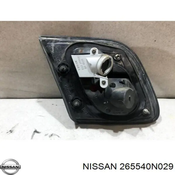 Lanterna traseira direita interna para Nissan Almera (N15)