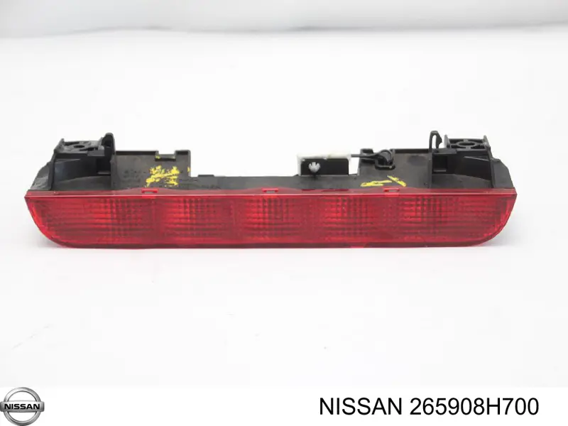 Стоп-сигнал задний дополнительный на Nissan X-Trail T30