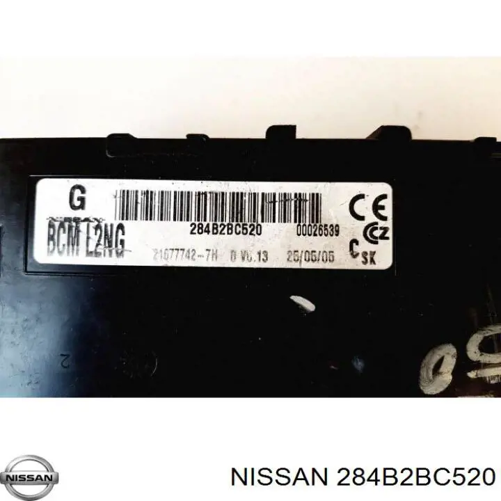 284B2BC520 Nissan unidade de conforto