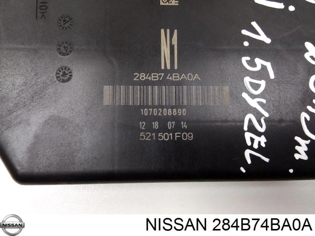 284B74BA0A Nissan/Infiniti Монтажный блок предохранителей