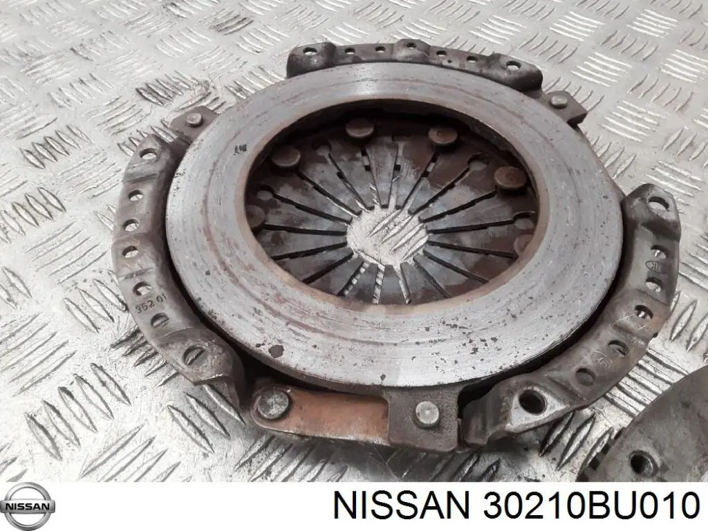 Корзина сцепления на Nissan Primera P11