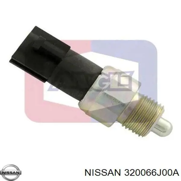 Датчик включения фонарей заднего хода Nissan 320066J00A