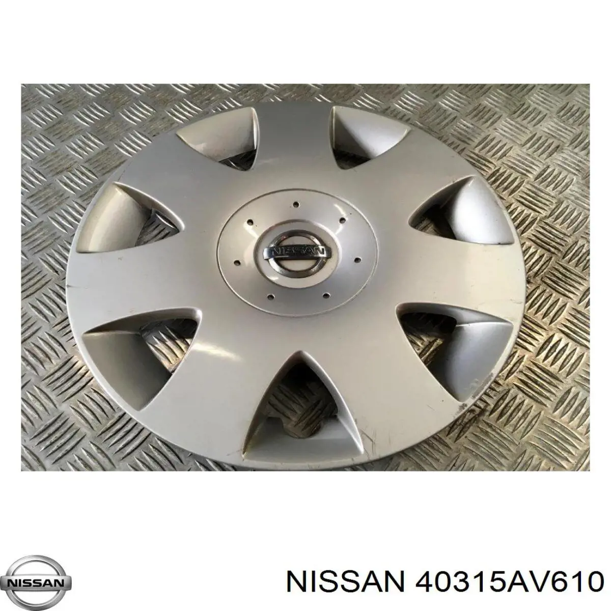Колпак колесного диска на Nissan Primera P12