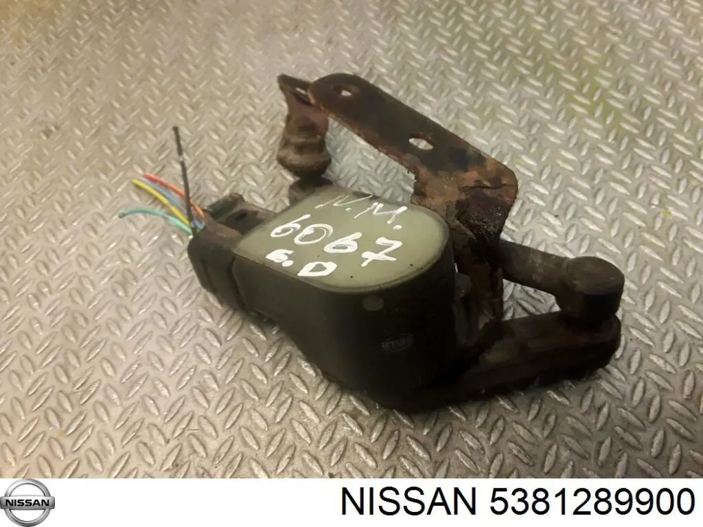 Датчик уровня положения кузова задний на Nissan Murano Z50