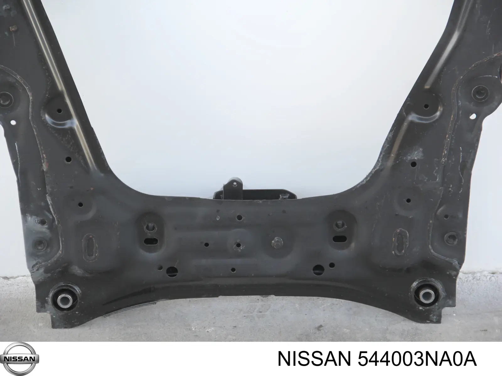544003NA0A Nissan балка передней подвески (подрамник)