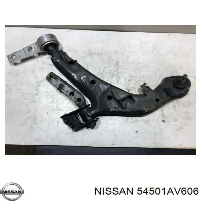 Рычаг передней подвески нижний левый 54501AV606 Nissan