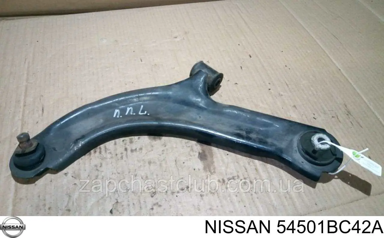 54501BC42A Nissan braço oscilante inferior esquerdo de suspensão dianteira