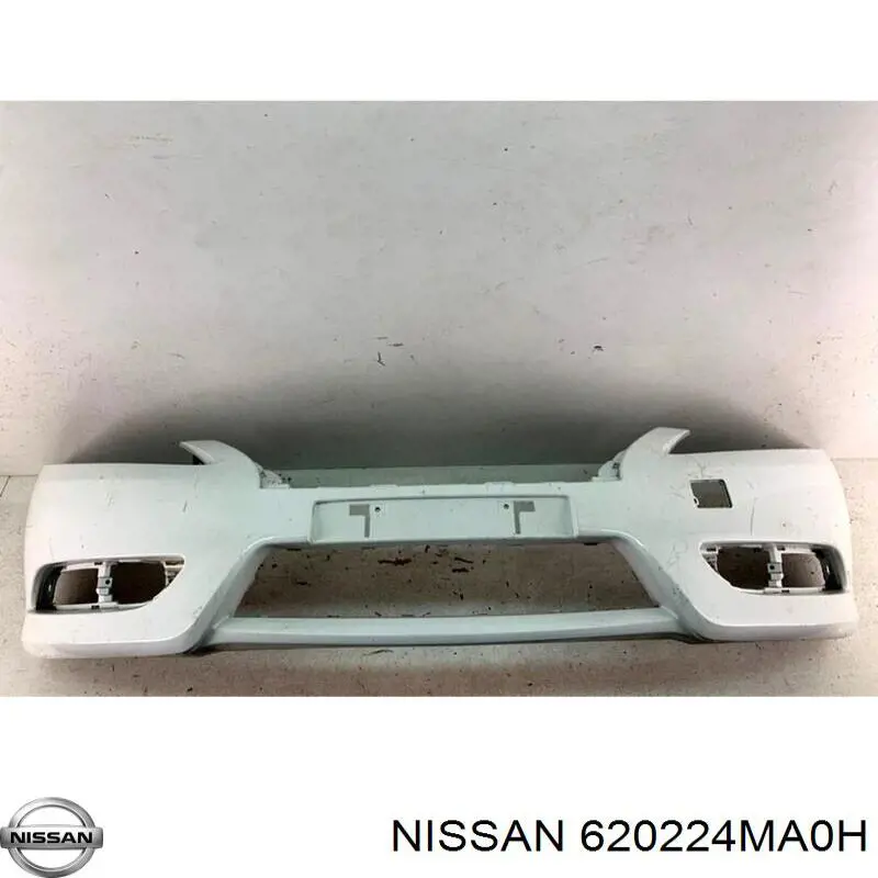 Передний бампер на Nissan sentra B17
