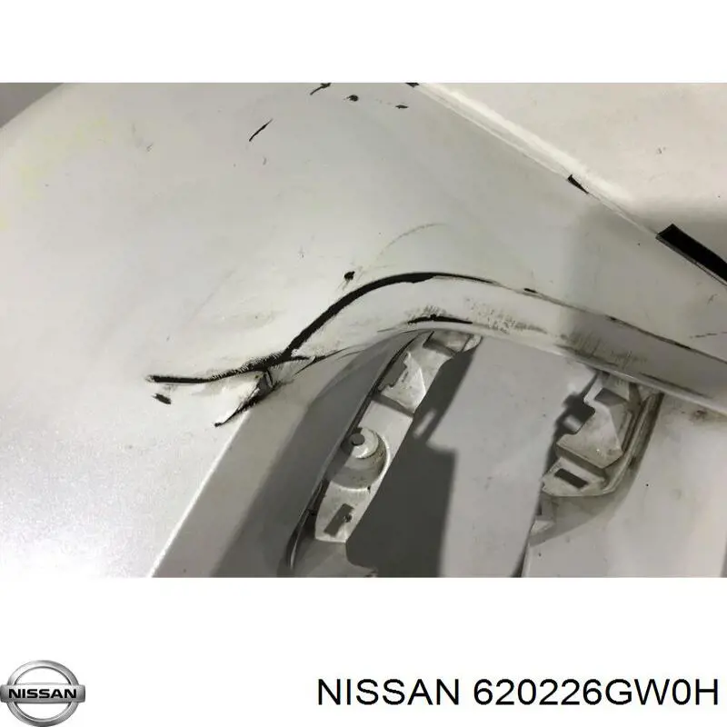 Передний бампер 620226GW0H Nissan/Infiniti